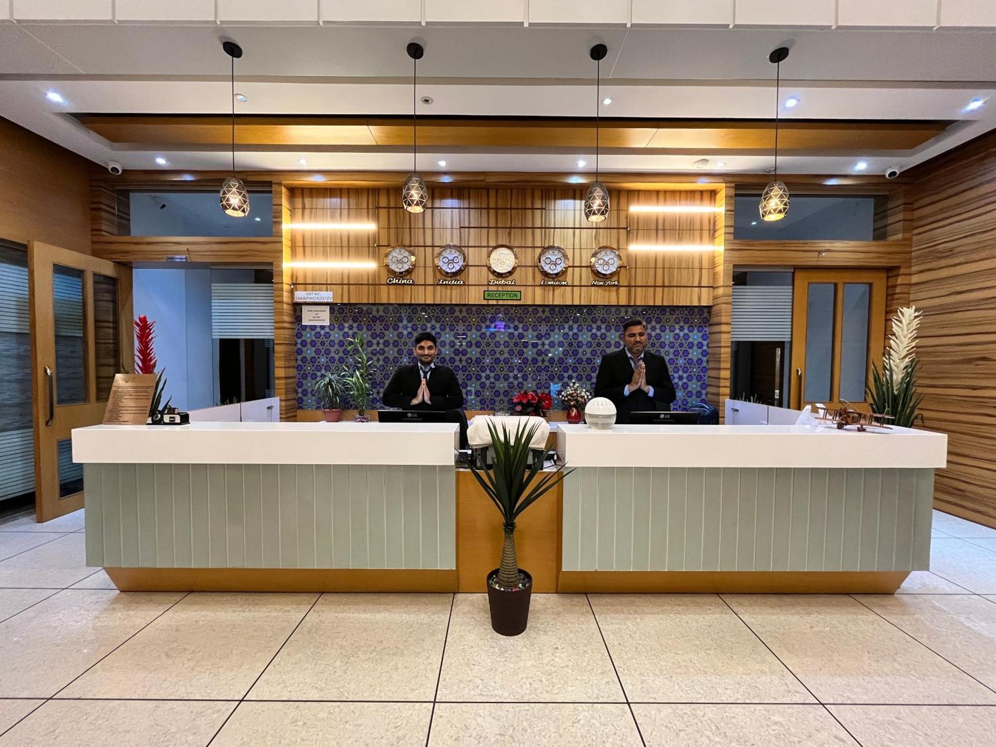 Hotel Grand Darshan Vadodara Ngoại thất bức ảnh