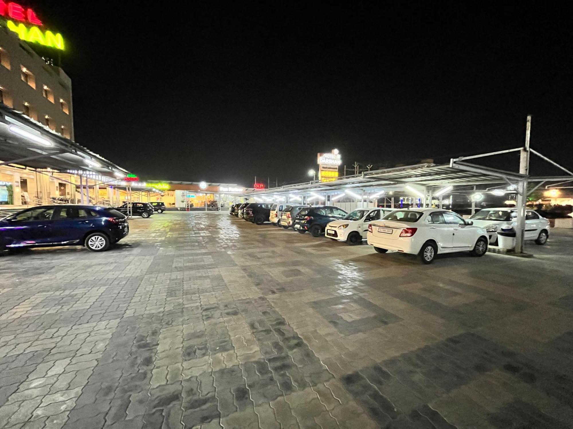 Hotel Grand Darshan Vadodara Ngoại thất bức ảnh