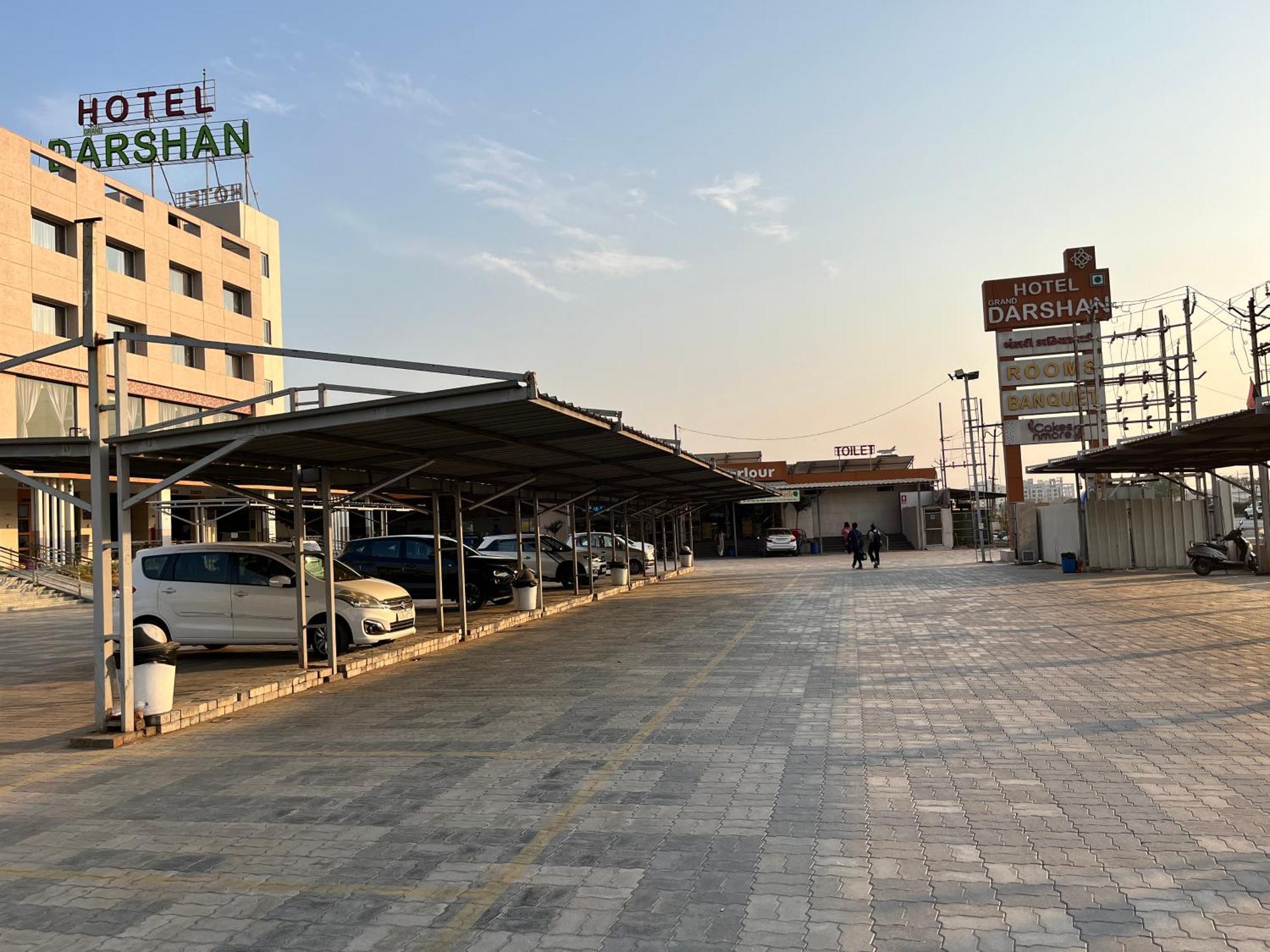 Hotel Grand Darshan Vadodara Ngoại thất bức ảnh