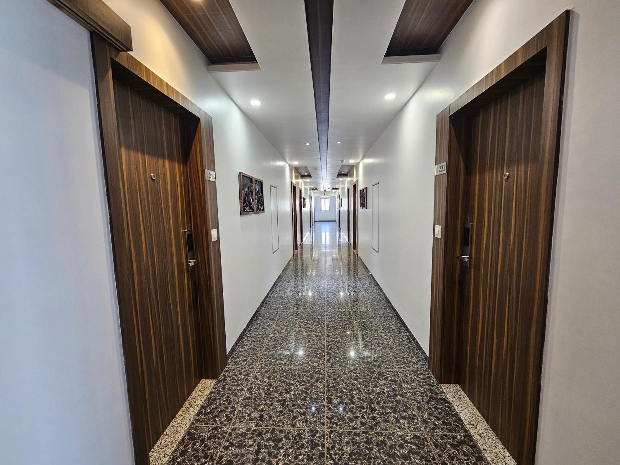 Hotel Grand Darshan Vadodara Ngoại thất bức ảnh