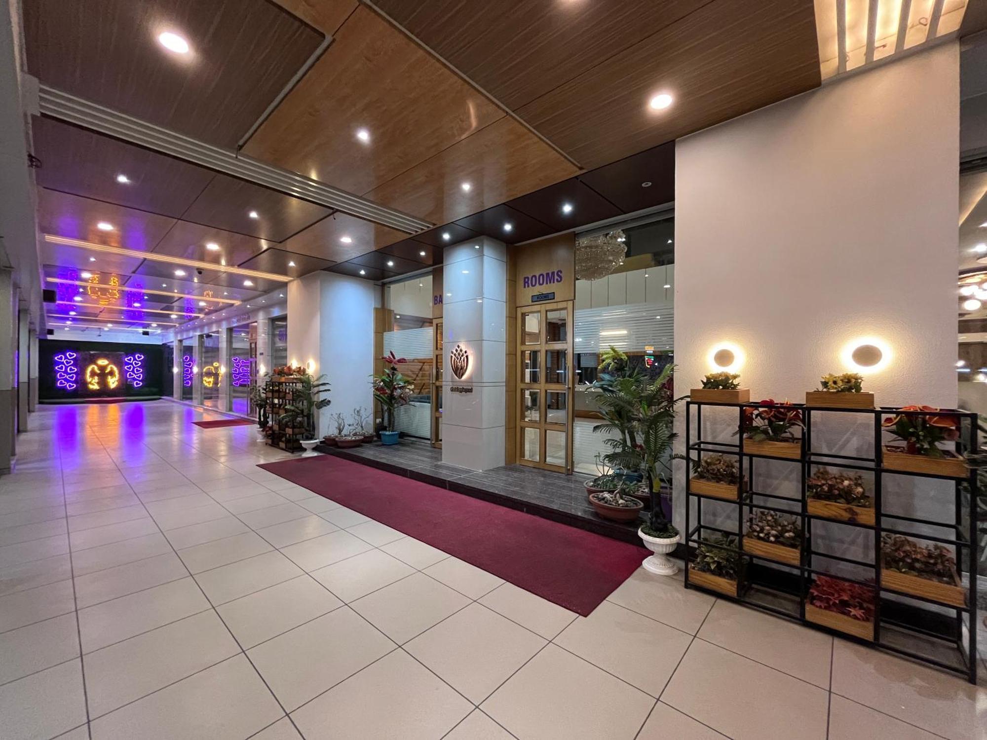 Hotel Grand Darshan Vadodara Ngoại thất bức ảnh