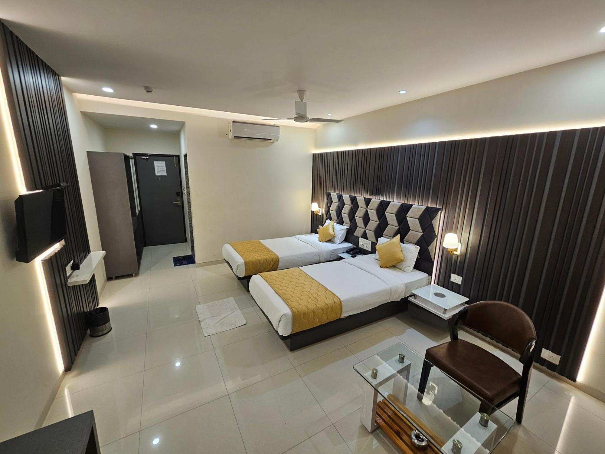 Hotel Grand Darshan Vadodara Ngoại thất bức ảnh