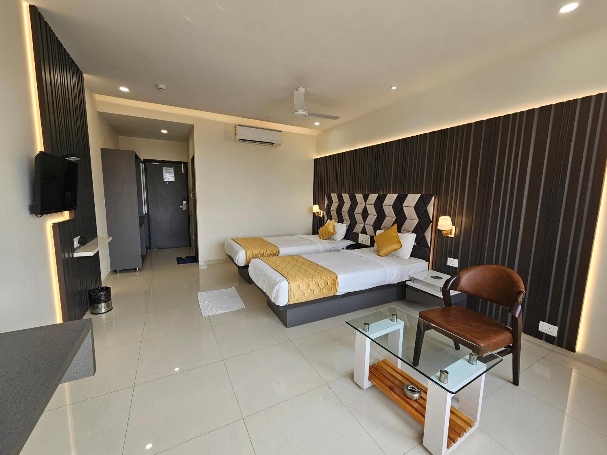 Hotel Grand Darshan Vadodara Ngoại thất bức ảnh