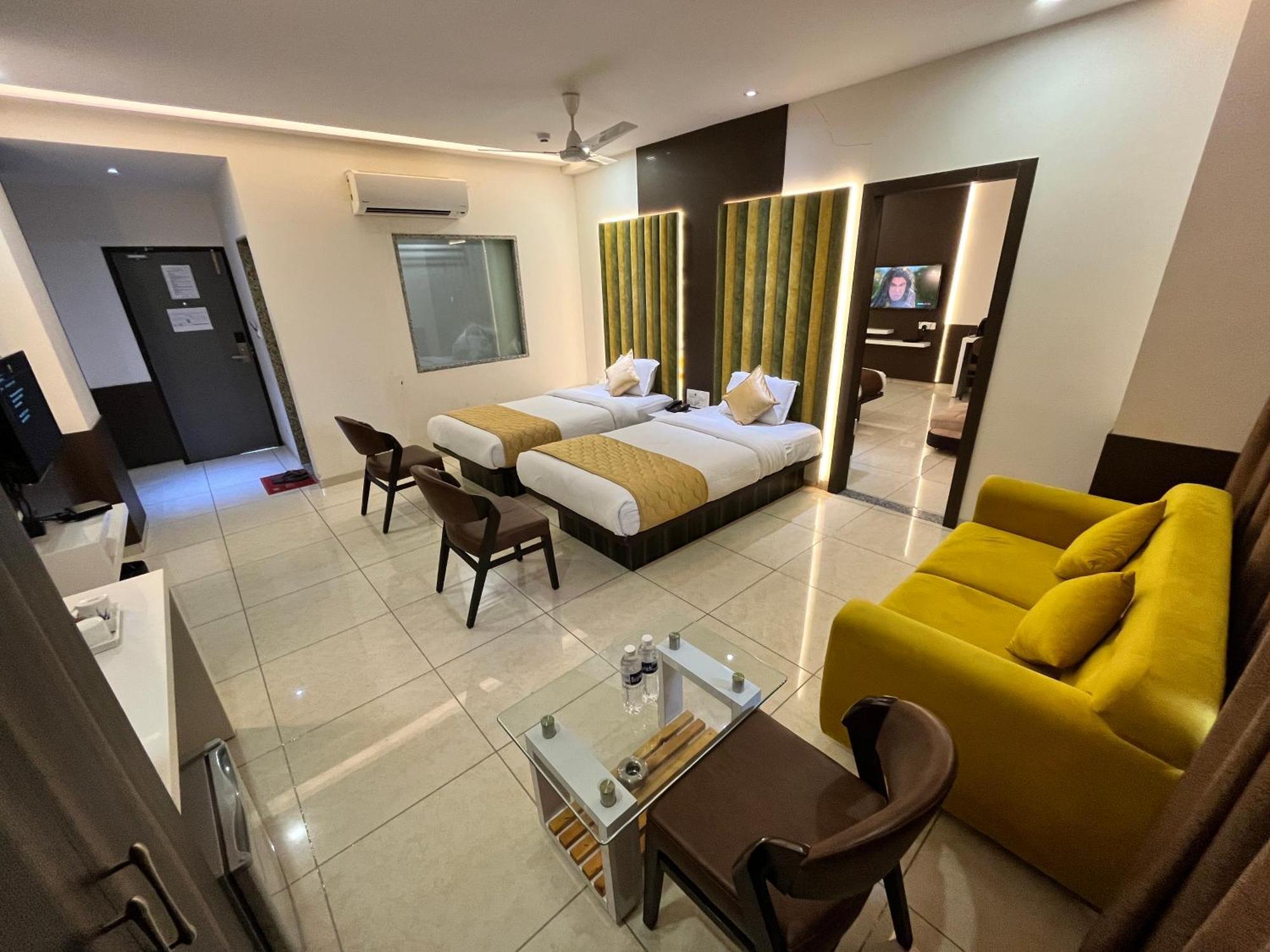 Hotel Grand Darshan Vadodara Ngoại thất bức ảnh