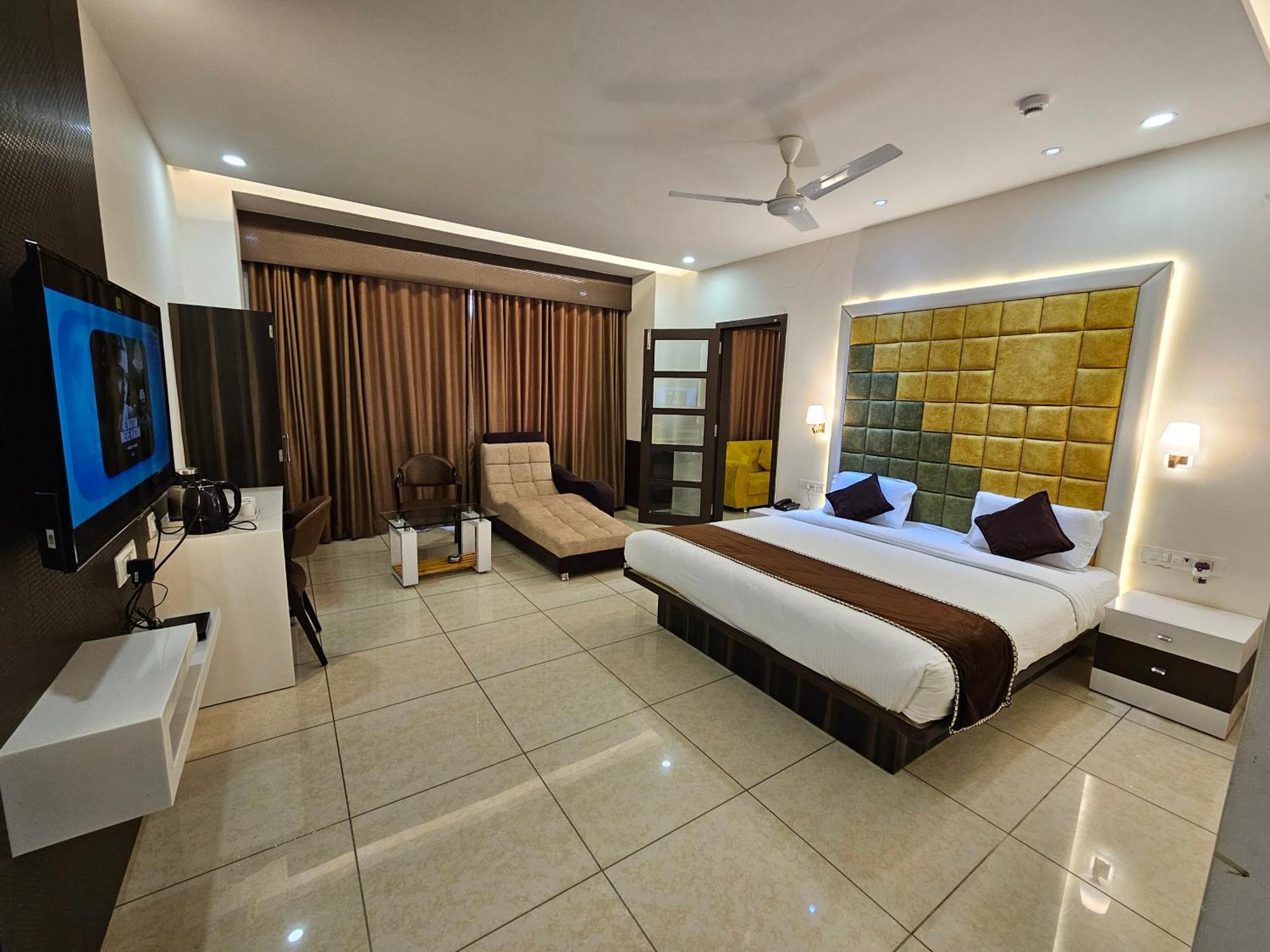 Hotel Grand Darshan Vadodara Ngoại thất bức ảnh