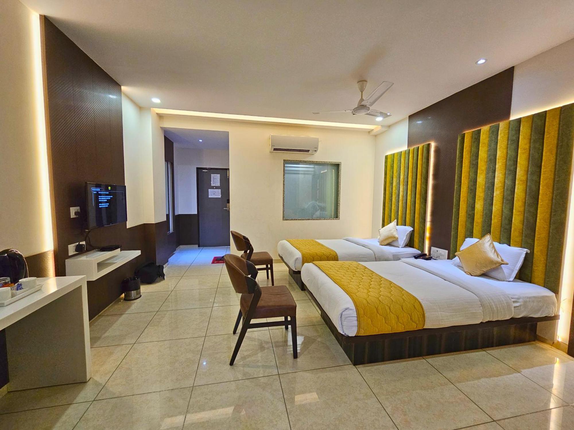 Hotel Grand Darshan Vadodara Ngoại thất bức ảnh