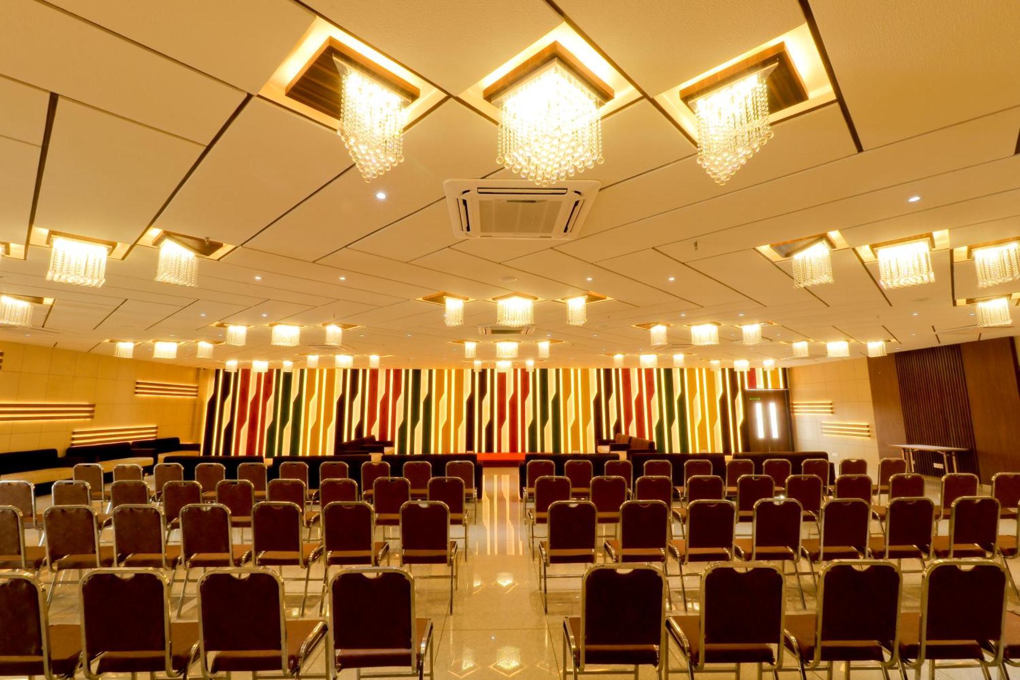 Hotel Grand Darshan Vadodara Ngoại thất bức ảnh