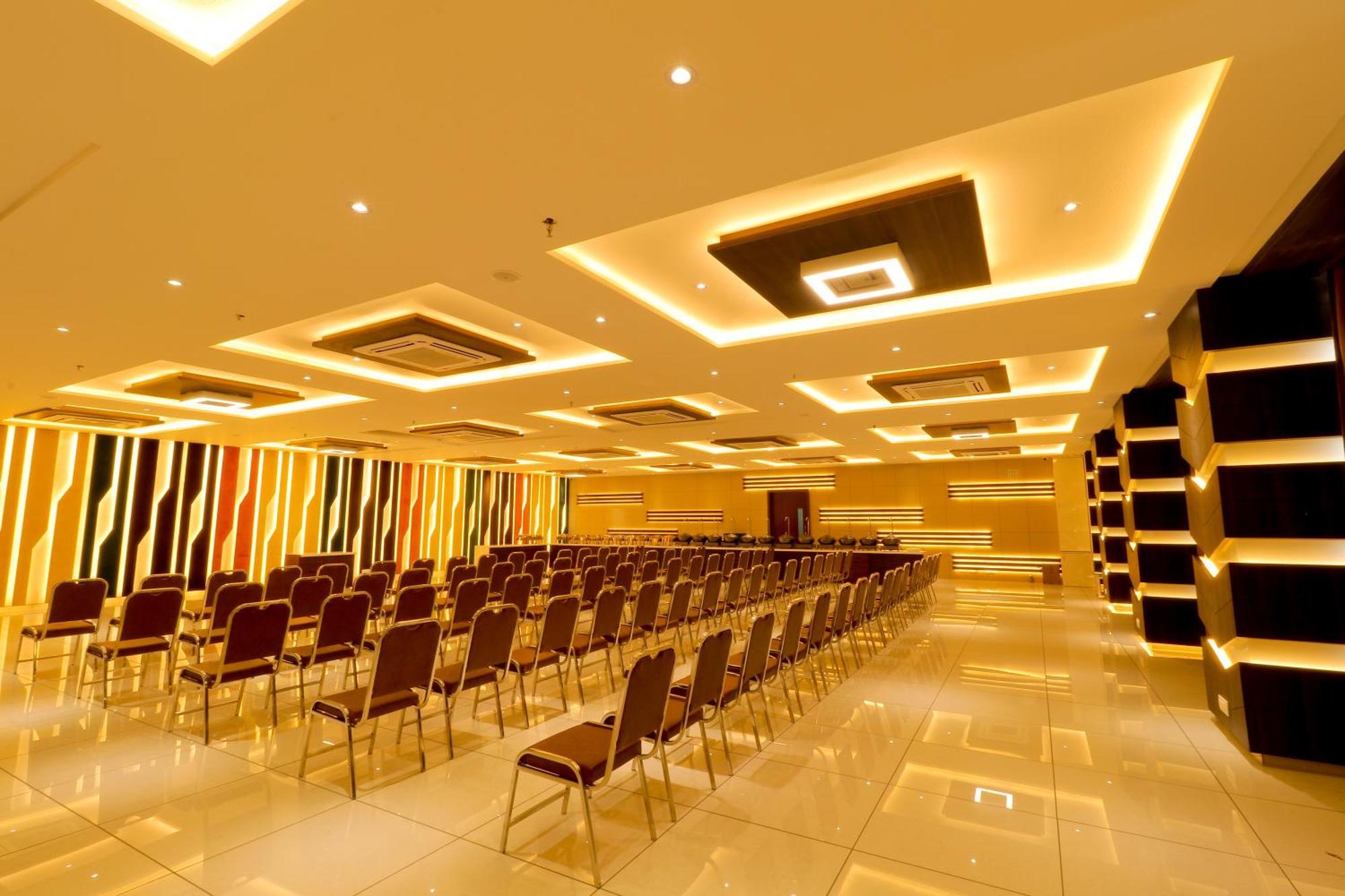 Hotel Grand Darshan Vadodara Ngoại thất bức ảnh